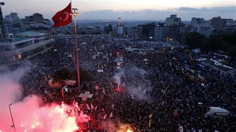 Gezi Park Protests: การประท้วงเพื่อความยุติธรรมทางสังคมและการอนุรักษ์มรดกทางวัฒนธรรมในตุรกี